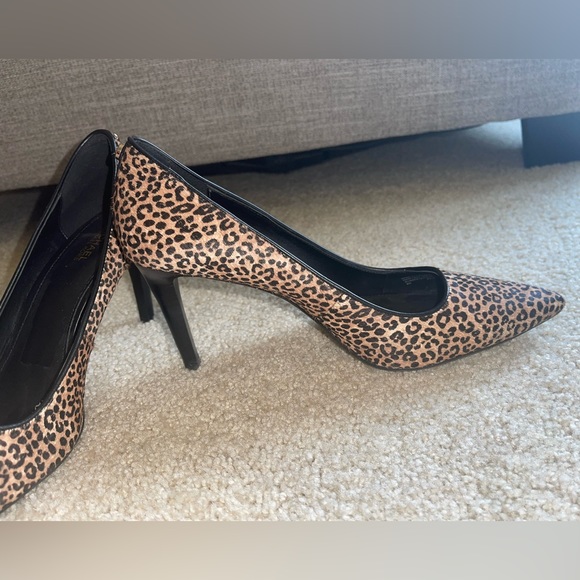 Women’s Michael Kors leopard heels - Picture 3 of 5